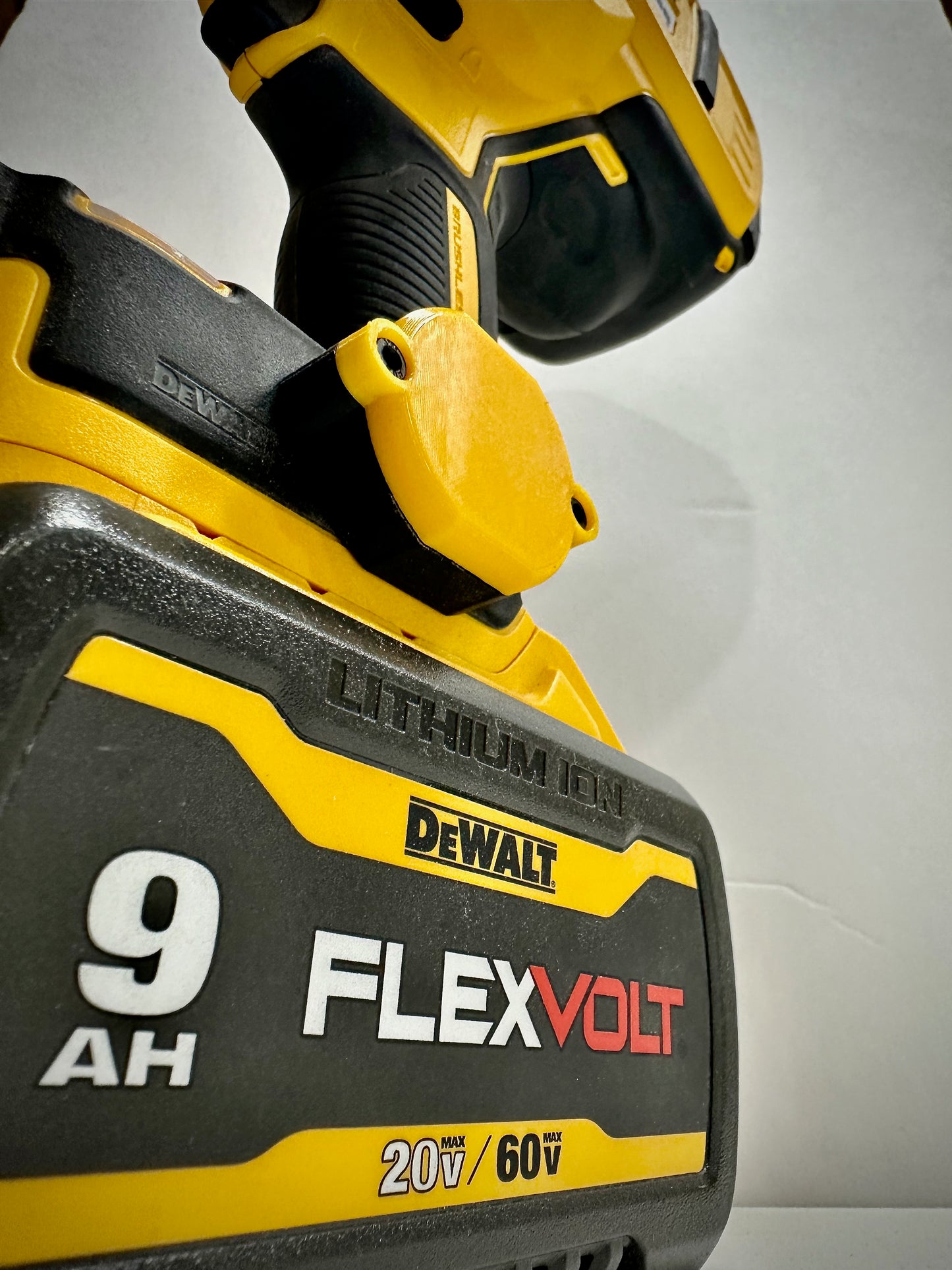 DeWalt 20V Nailer / Stapler AirTag Mount