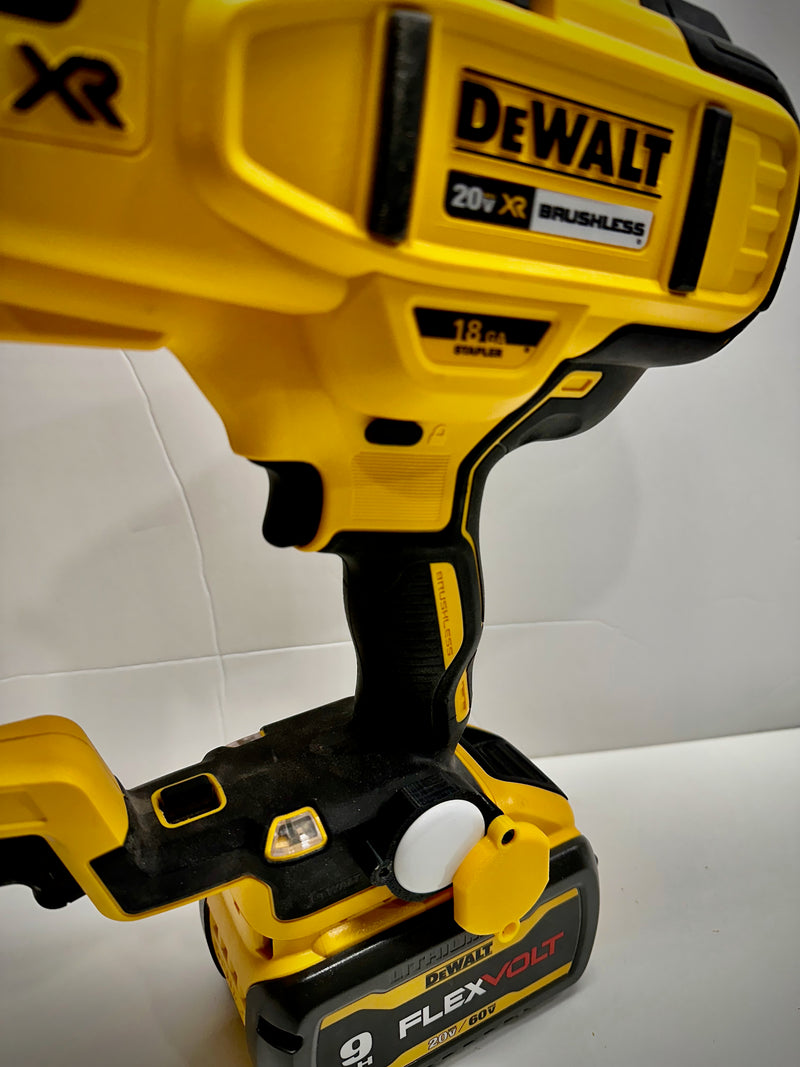 DeWalt 20V Nailer / Stapler AirTag Mount