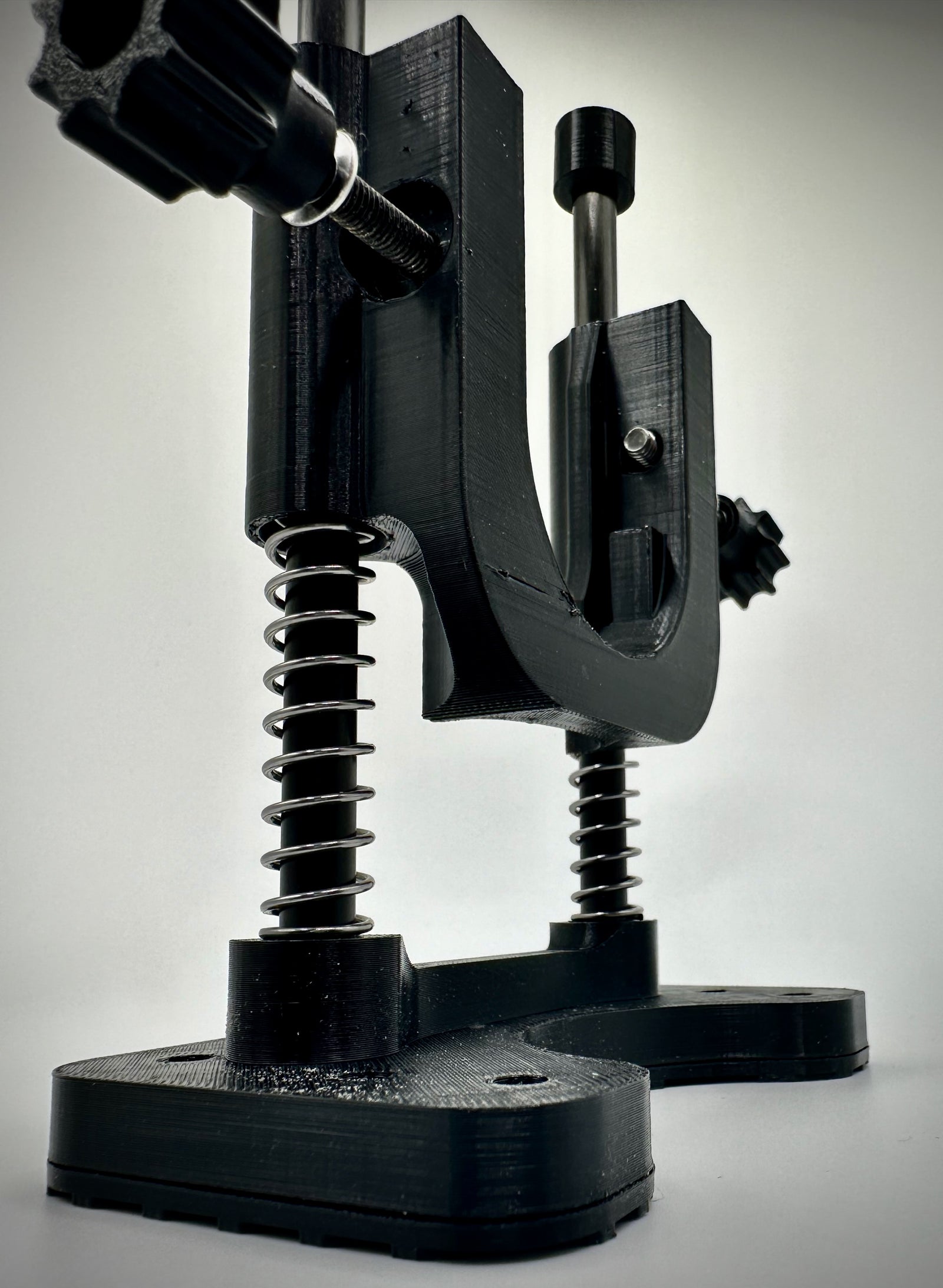DeWalt oscillating tool plunge cut base angle view