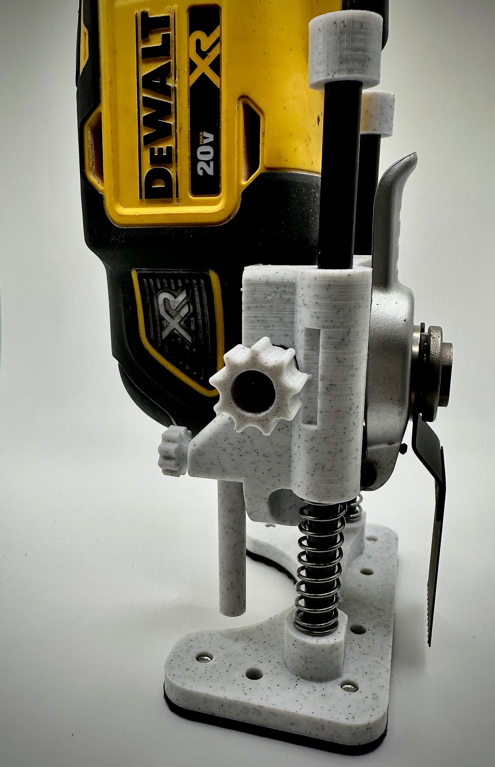 DeWalt oscillating tool plunge cut base close-up of guide plate